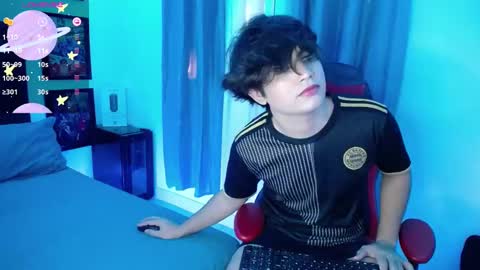 Snapshot of andyboy_19 chatting on 03-12-25, 10:17 andy online show from 03-12-25, 10:17