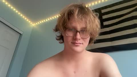 Snapshot of andyhasabigdick chatting on 02-11-26, 08:58 Andy online show from 02-11-26, 08:58