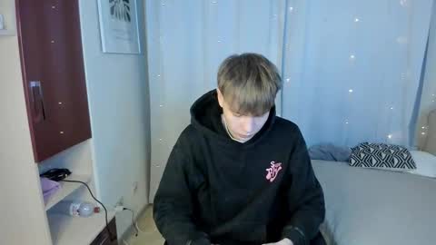 Snapshot of andyjey_ chatting on 09-29-25, 08:02 Mandy and Andy online show from 09-29-25, 08:02