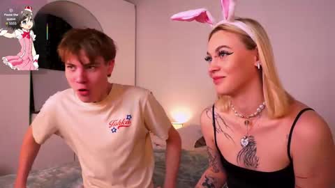 Snapshot of andyjey_ chatting on 10-19-25, 07:03 Mandy and Andy online show from 10-19-25, 07:03