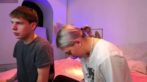 Snapshot of andyjey_ chatting on 10-25-25, 07:08 Mandy and Andy online show from 10-25-25, 07:08