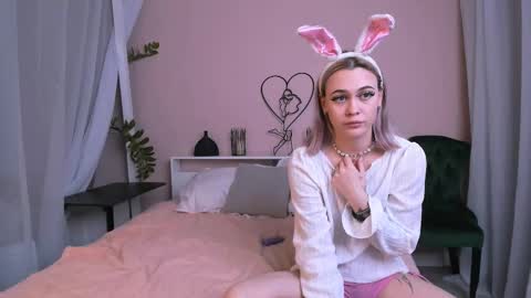 Snapshot of andyjey_ chatting on 10-26-25, 07:42 Mandy and Andy online show from 10-26-25, 07:42