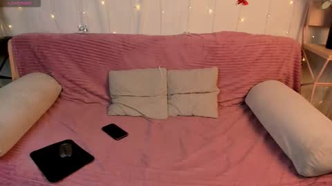 Snapshot of andyjey_ chatting on 12-21-25, 01:29 Mandy and Andy online show from 12-21-25, 01:29