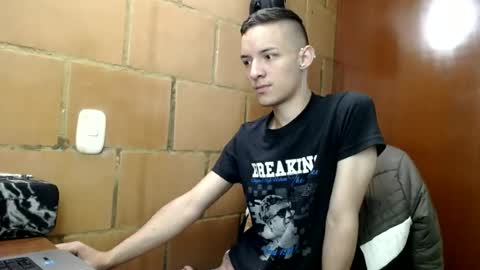 Snapshot of andytwi chatting on 06-16-26, 05:04 Andy online show from 06-16-26, 05:04