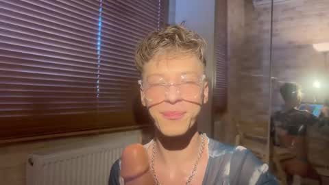 AndyTwinkkk online show from 03-01-25, 10:24