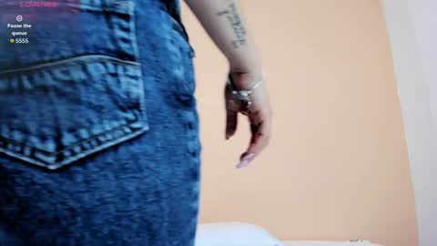 Snapshot of andyylove_jk chatting on 09-10-25, 01:11 Andy online show from 09-10-25, 01:11