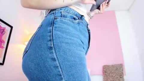 Snapshot of andyylove_jk chatting on 02-12-26, 12:00 Andy online show from 02-12-26, 12:00