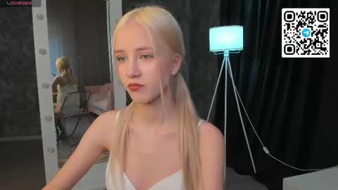Anelly online show from 07-19-26, 09:35