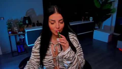 Snapshot of anemariejolie chatting on 05-17-26, 06:37 Anne online show from 05-17-26, 06:37