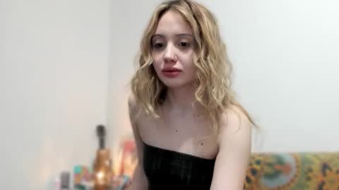 Snapshot of ange1cloe chatting on 03-16-26, 01:11 Cloe online show from 03-16-26, 01:11