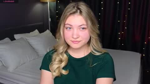 Snapshot of angel__grace chatting on 01-17-26, 12:26 Grace online show from 01-17-26, 12:26