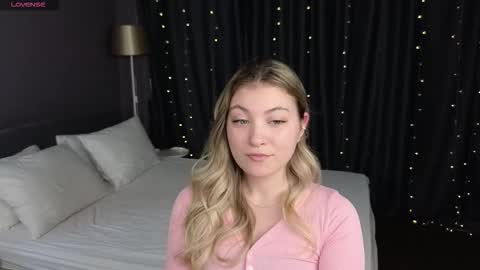 Snapshot of angel__grace chatting on 02-01-26, 05:39 Grace online show from 02-01-26, 05:39