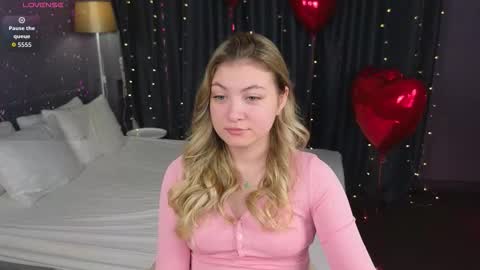 Snapshot of angel__grace chatting on 02-11-26, 12:15 Grace online show from 02-11-26, 12:15