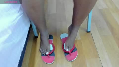 Snapshot of angel_avni chatting on 02-15-25, 01:42 Angel online show from 02-15-25, 01:42
