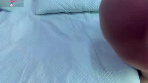 Snapshot of angel_avni chatting on 10-20-25, 11:54 Angel online show from 10-20-25, 11:54