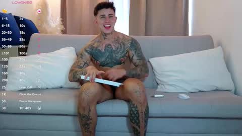 Snapshot of angel_boy01 chatting on 11-19-25, 07:36 angel_boy01 online show from 11-19-25, 07:36