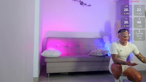 Snapshot of angel_boy01 chatting on 01-10-26, 03:58 angel_boy01 online show from 01-10-26, 03:58