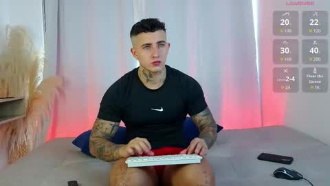 Snapshot of angel_boy01 chatting on 01-15-26, 01:48 angel_boy01 online show from 01-15-26, 01:48