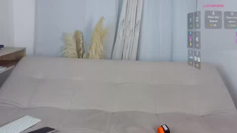 Snapshot of angel_boy01 chatting on 06-05-26, 01:56 angel_boy01 online show from 06-05-26, 01:56