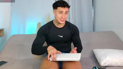 Snapshot of angel_boy01 chatting on 06-07-26, 02:27 angel_boy01 online show from 06-07-26, 02:27
