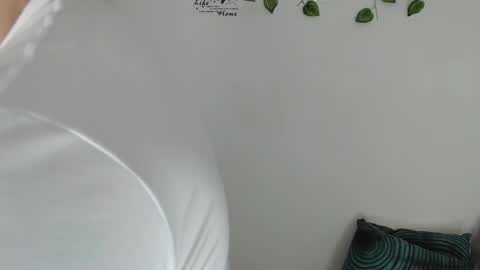 Snapshot of angel_curl chatting on 01-13-26, 10:48 Angel Curl online show from 01-13-26, 10:48