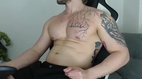 Snapshot of angel_curl chatting on 01-18-26, 09:40 Angel Curl online show from 01-18-26, 09:40