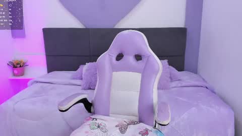 Snapshot of angel_cute2 chatting on 06-22-26, 06:38 Angelica online show from 06-22-26, 06:38