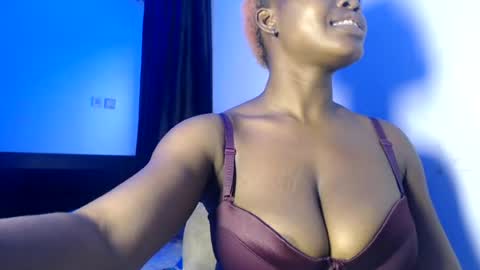 Snapshot of angel_daisyy chatting on 07-17-26, 07:37 Daisy online show from 07-17-26, 07:37