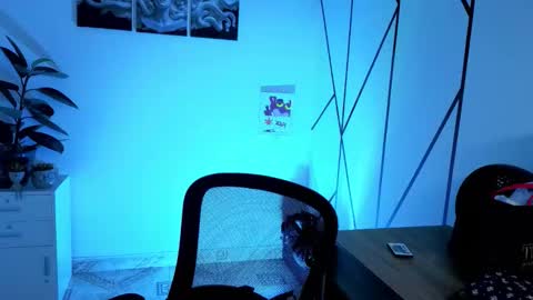 Angel-dragun online show from 10-15-25, 04:23