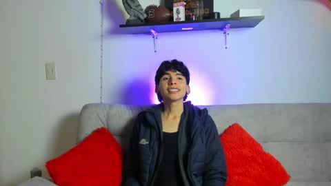 Snapshot of angel_dustt1 chatting on 06-08-26, 08:09 angel_dustt1 online show from 06-08-26, 08:09
