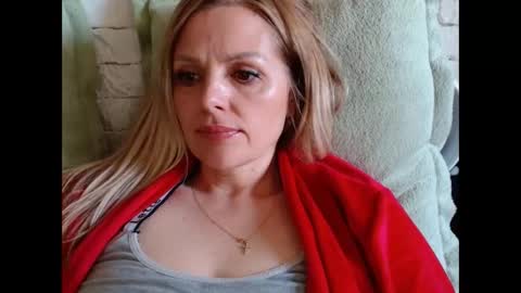 Snapshot of angel_girllovemy chatting on 10-30-25, 08:05 ANGEL online show from 10-30-25, 08:05