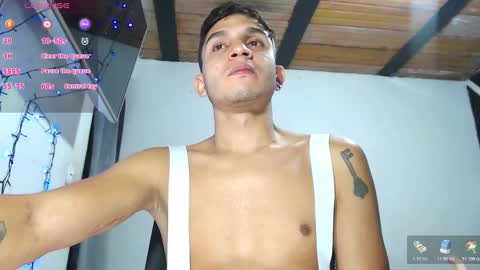 Snapshot of angel_latinboy chatting on 11-19-25, 11:43 Angel online show from 11-19-25, 11:43