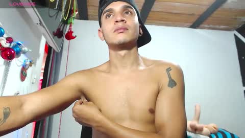 Snapshot of angel_latinboy chatting on 11-26-25, 02:40 Angel online show from 11-26-25, 02:40
