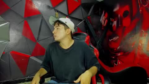 Snapshot of angel_latinboy23 chatting on 11-25-25, 08:31 Angel online show from 11-25-25, 08:31