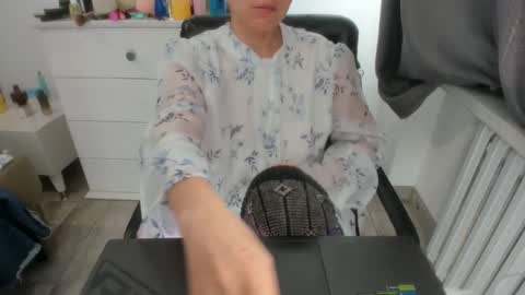 Snapshot of angel_lee__ chatting on 02-18-25, 05:09 angel_lee__ online show from 02-18-25, 05:09