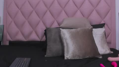 Snapshot of angel_light888 chatting on 12-12-24, 07:52 Angel online show from 12-12-24, 07:52