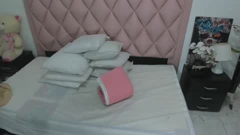 Snapshot of angel_light888 chatting on 12-19-24, 05:40 Angel online show from 12-19-24, 05:40