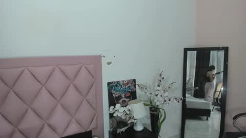 Snapshot of angel_light888 chatting on 12-20-24, 07:28 Angel online show from 12-20-24, 07:28