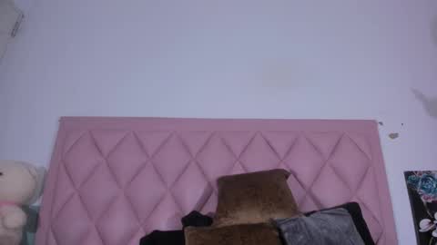 Snapshot of angel_light888 chatting on 01-10-25, 04:44 Angel online show from 01-10-25, 04:44