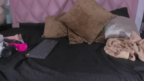 Snapshot of angel_light888 chatting on 01-11-25, 08:54 Angel online show from 01-11-25, 08:54