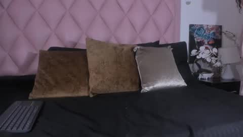 Snapshot of angel_light888 chatting on 01-12-25, 05:24 Angel online show from 01-12-25, 05:24