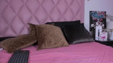 Snapshot of angel_light888 chatting on 01-21-25, 06:11 Angel online show from 01-21-25, 06:11