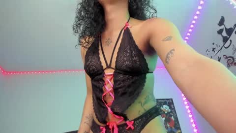 Snapshot of angel_love_b chatting on 01-13-25, 06:38 ngel EVERYDAY from 2145 to 0500am Colombia hour online show from 01-13-25, 06:38
