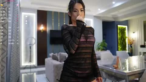 Snapshot of angel_luisa chatting on 02-22-25, 01:57 Luisa online show from 02-22-25, 01:57