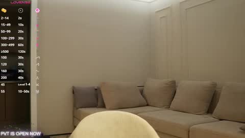 Snapshot of angel_luisa chatting on 06-13-26, 02:04 Luisa online show from 06-13-26, 02:04