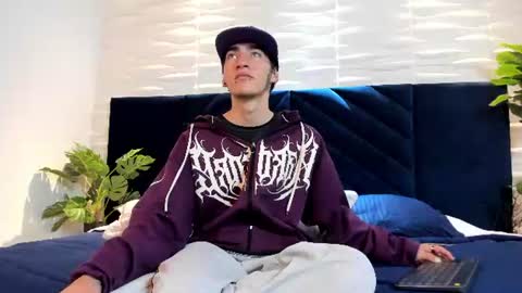 Snapshot of angel_marzel_ chatting on 06-12-26, 04:33 Angel Marzel online show from 06-12-26, 04:33