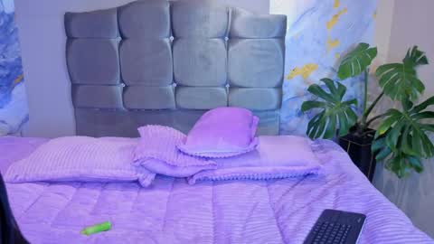 Snapshot of angel_medussa chatting on 06-01-26, 08:32 angel_medussa online show from 06-01-26, 08:32