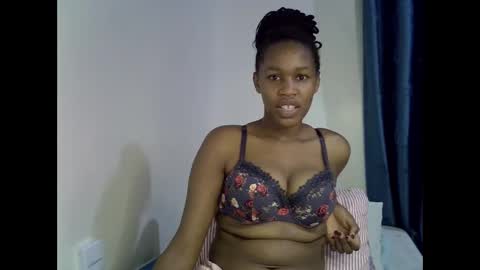 angel_mia5 online show from 03-15-26, 07:53