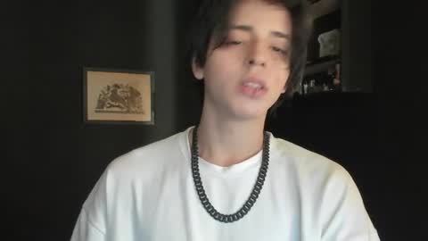 Snapshot of angel_miguel_ chatting on 07-24-26, 08:29 Angel Scott online show from 07-24-26, 08:29