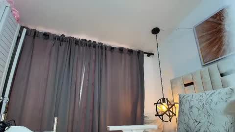 Nicolle  online show from 11-03-25, 11:22